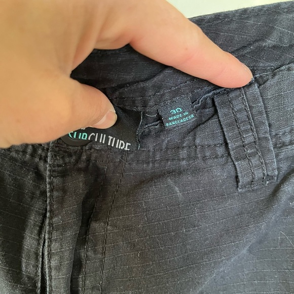 Rip stop Men's Black Cargo Shorts - Picture 2 of 4